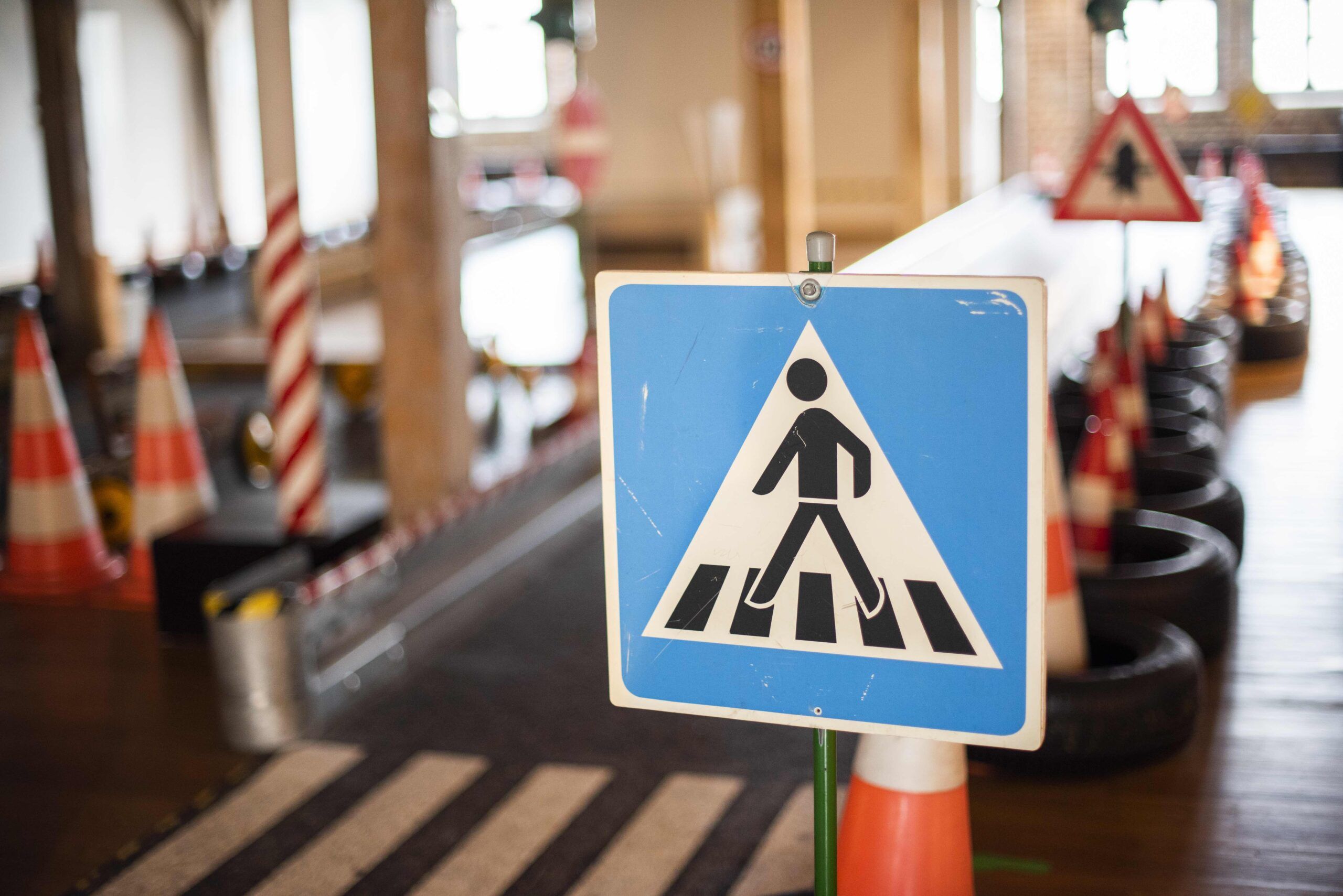 Verkehrslandschaft Schild