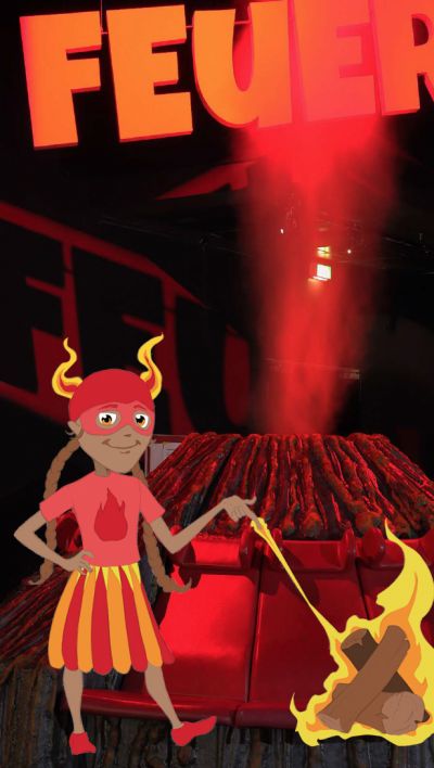 Feuerfigur vor Vulkan